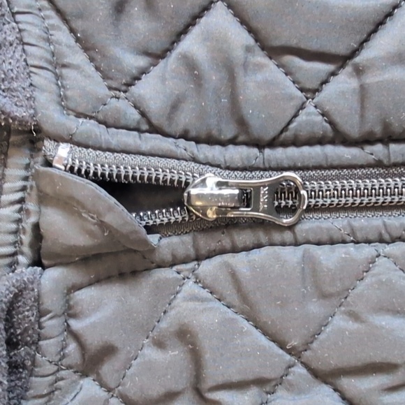 old navy black quilted fleece zip-up jacket with hood 2T toddler boys - Picture 4 of 9